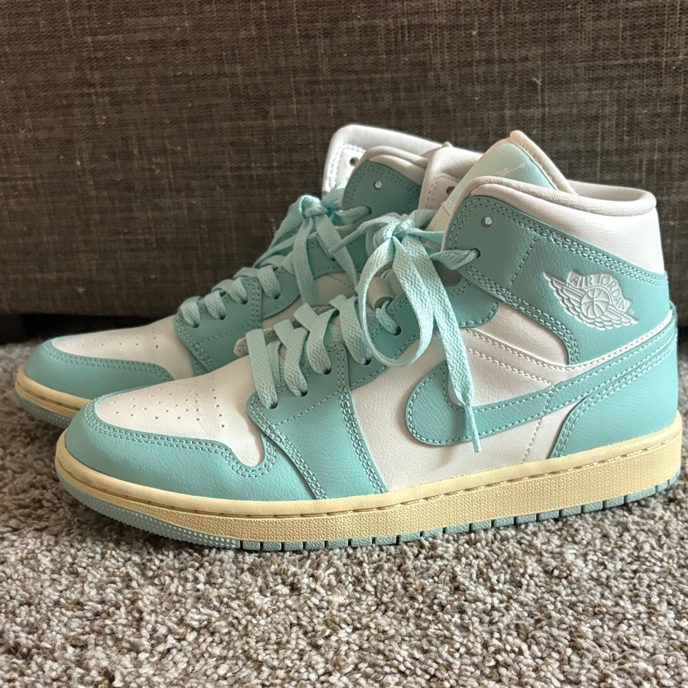Air Jordan 1 mid